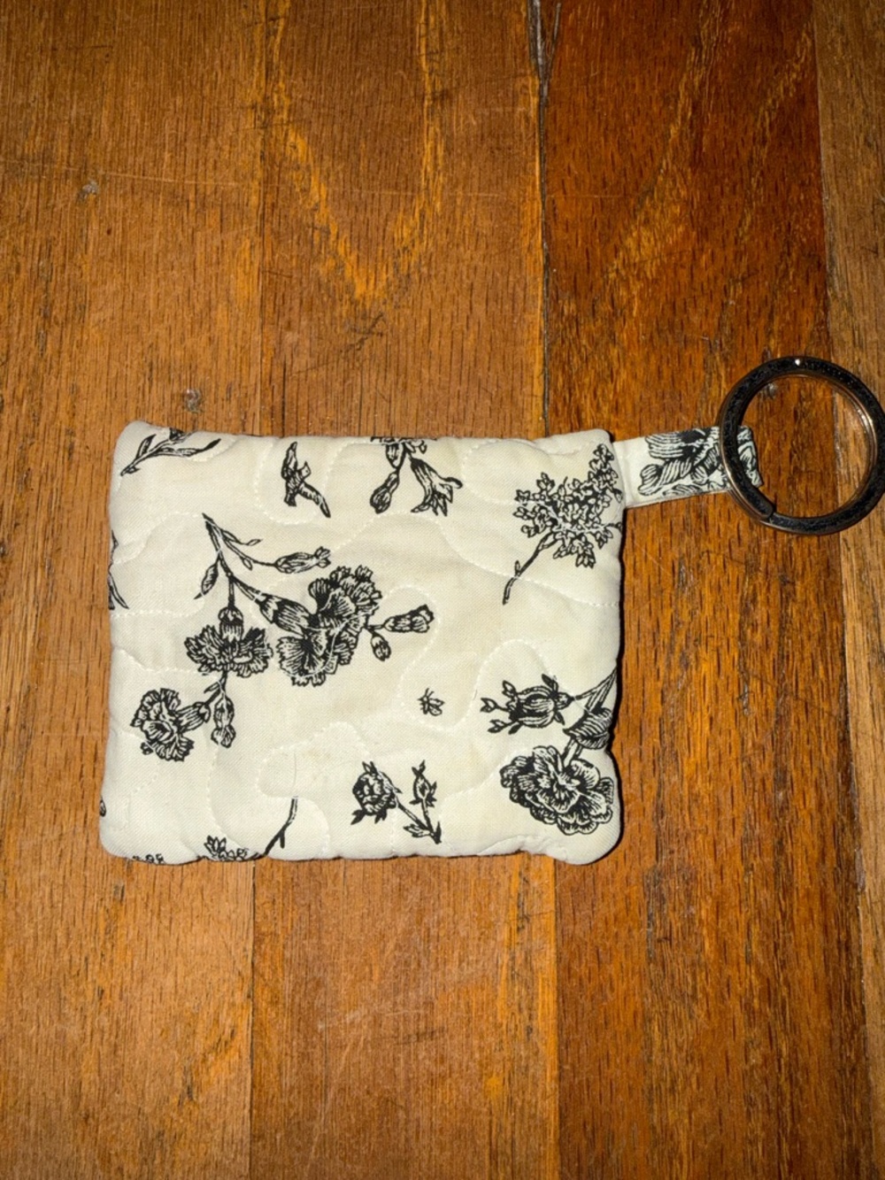 Quilted Floral Coin Pouch Keyring - Black on Cream - Picture 2 of 3